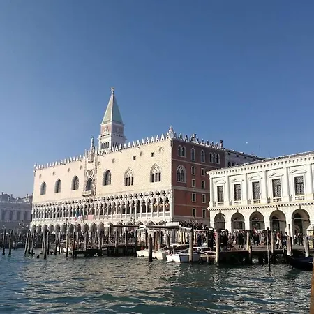 Venezianischer Palazzo Mit Kostenlosen Wlan Naehe Markusplatz Lägenhet *