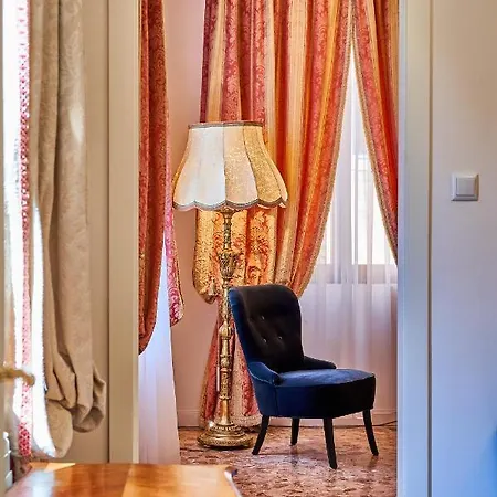 Venezianischer Palazzo Mit Kostenlosen Wlan Naehe Markusplatz Venedig